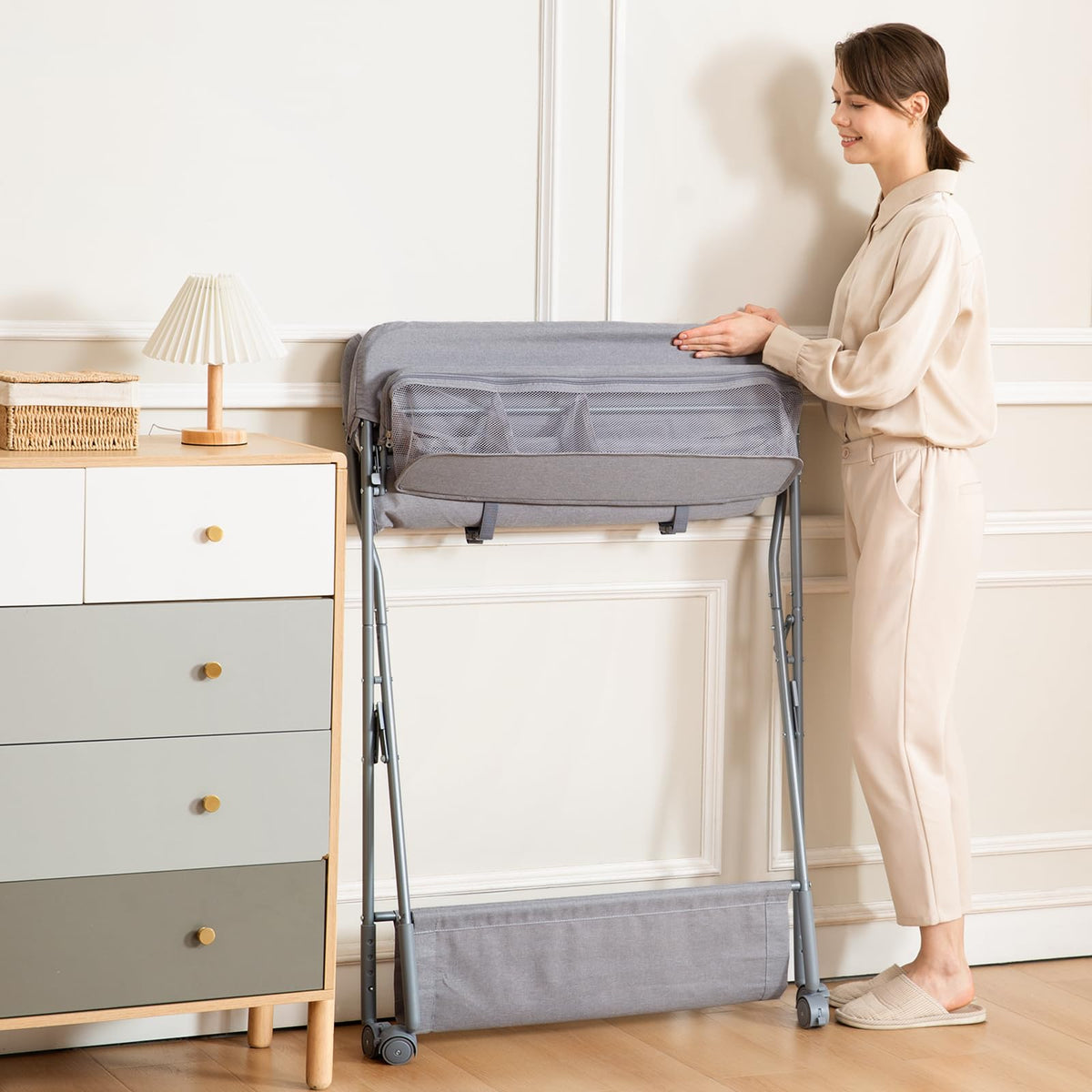 Portable Adjustable Height Folding Baby Changing Table with Wheels C82707